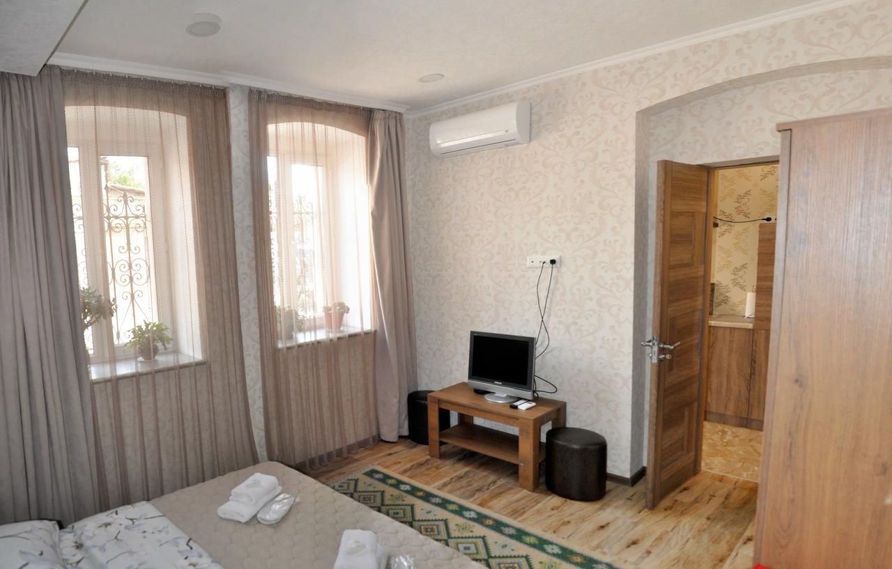 Apartments On Akhalubani St 2 Tbilisi Exterior photo
